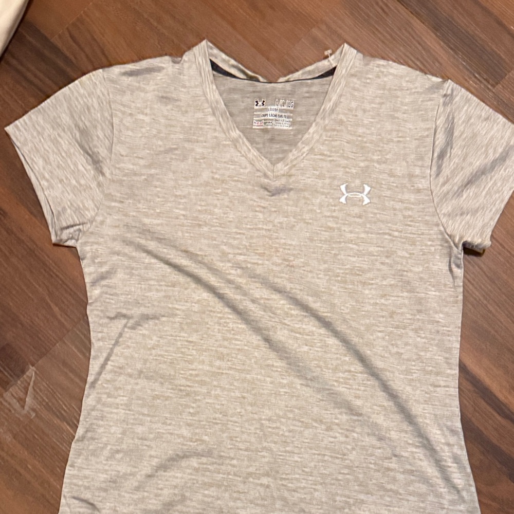 Under Armour Women's Light Heather Gray V-Neck Performance Tee
